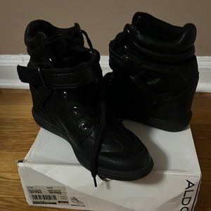 Black Aldo size 8 high top sneakers
